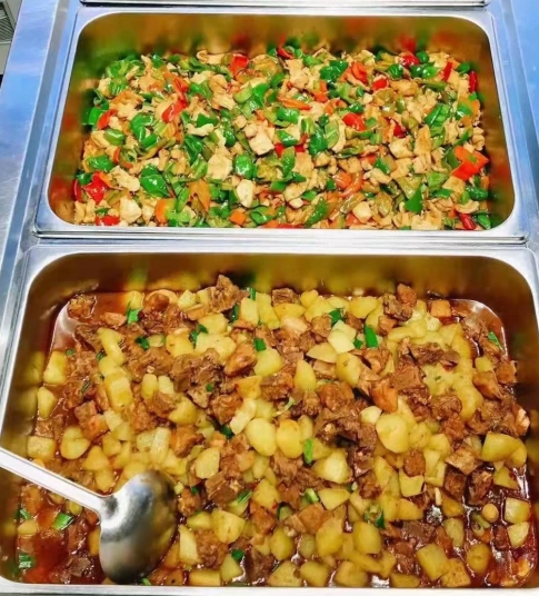《食堂大鍋菜怎么做才好吃？｜臺(tái)裕膳食揭秘專業(yè)團(tuán)餐的5大核心標(biāo)準(zhǔn)》